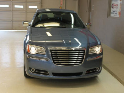2011 Chrysler 300C  Base