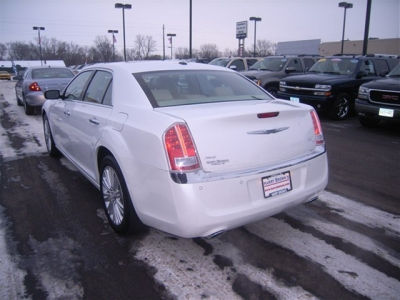 2011 Chrysler 300C  Base