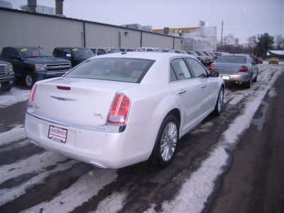 2011 Chrysler 300C  Base