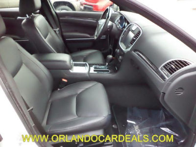 2013 Chrysler 300C  Base