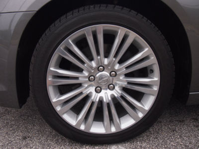 2011 Chrysler 300C  Base