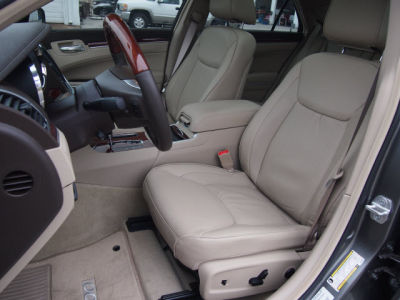 2011 Chrysler 300C  Base