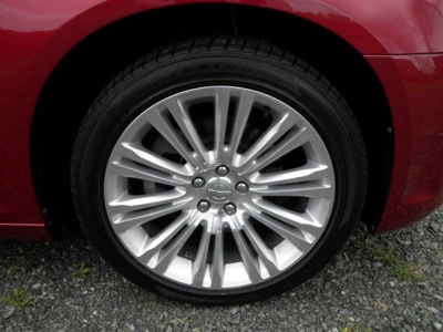 2011 Chrysler 300C  Base