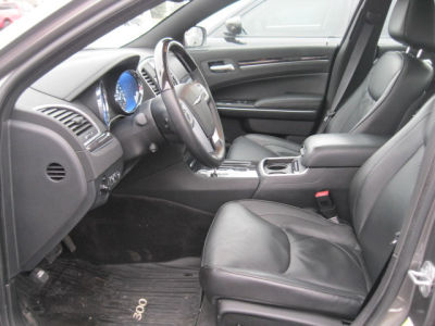 2011 Chrysler 300C  Base