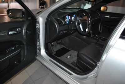 2011 Chrysler 300C  Base