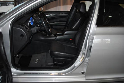 2011 Chrysler 300C  Base