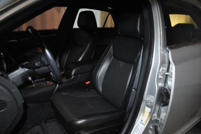 2011 Chrysler 300C  Base