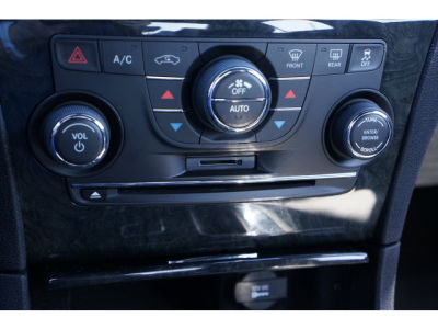 2011 Chrysler 300C  Base