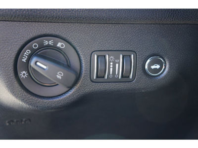 2011 Chrysler 300C  Base