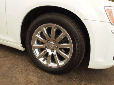 2012 Chrysler 300C  Base