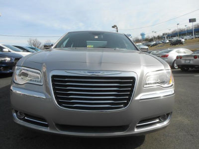 2011 Chrysler 300C  Base