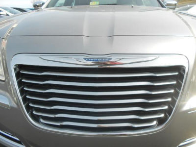 2011 Chrysler 300C  Base