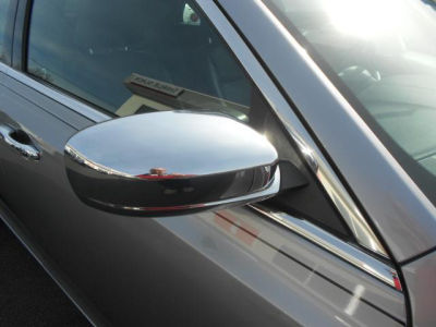2011 Chrysler 300C  Base