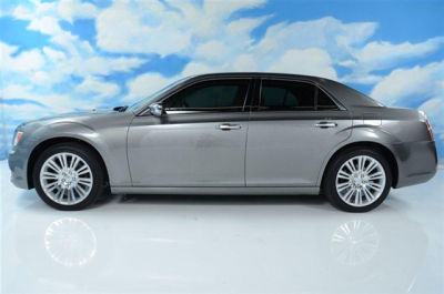 2011 Chrysler 300C  Base