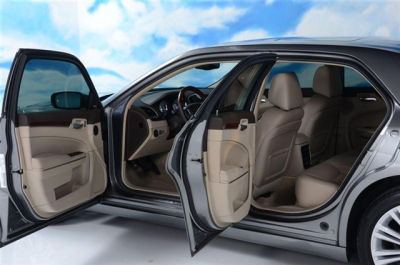 2011 Chrysler 300C  Base