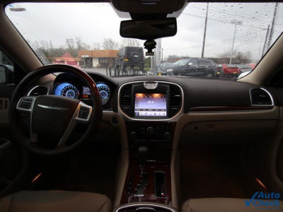 2011 Chrysler 300C  Base