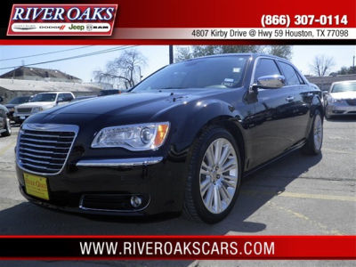 2012 Chrysler 300C  Base