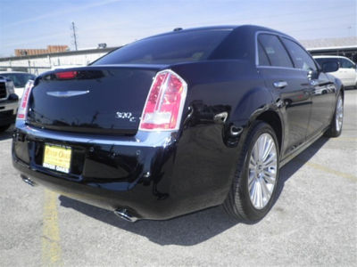 2012 Chrysler 300C  Base