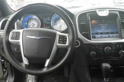 2011 Chrysler 300C  Base