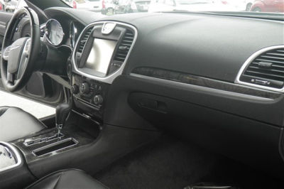 2011 Chrysler 300C  Base