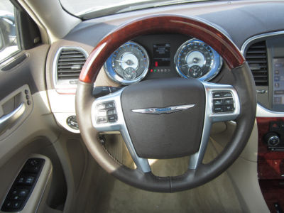 2011 Chrysler 300C  Base