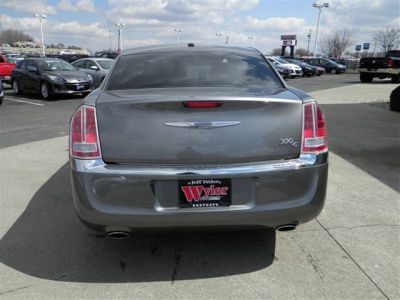2011 Chrysler 300C  Base