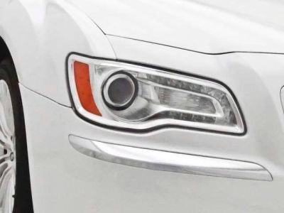 2011 Chrysler 300C  Base