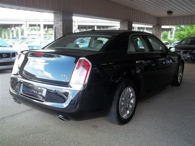 2013 Chrysler 300C  Base