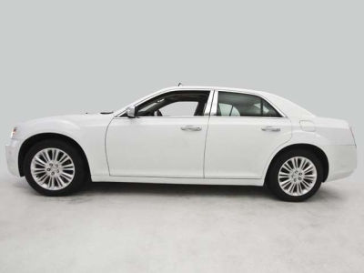 2011 Chrysler 300C  Base