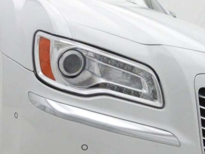 2011 Chrysler 300C  Base