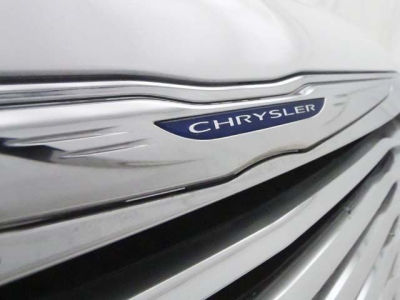 2011 Chrysler 300C  Base