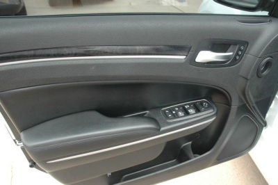 2011 Chrysler 300C  Base