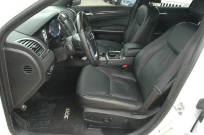 2011 Chrysler 300C  Base