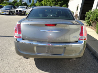 2011 Chrysler 300C  Base