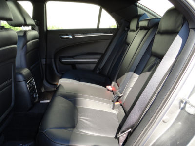 2011 Chrysler 300C  Base
