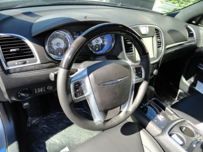 2011 Chrysler 300C  Base
