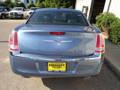 2011 Chrysler 300C  Base