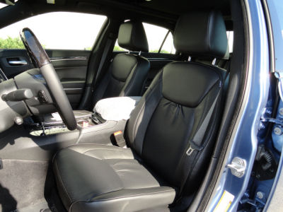 2011 Chrysler 300C  Base