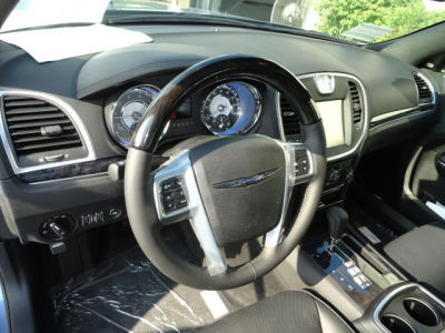 2011 Chrysler 300C  Base
