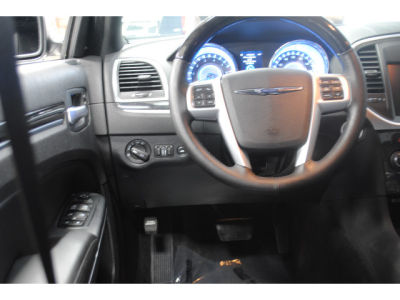 2012 Chrysler 300C  Base
