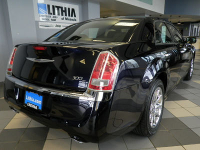 2011 Chrysler 300C  Base