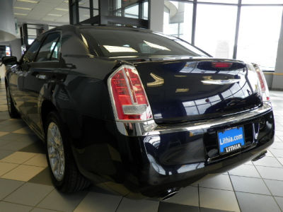 2011 Chrysler 300C  Base