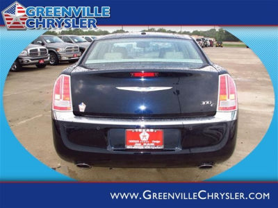 2011 Chrysler 300C  Base