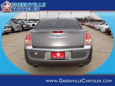 2011 Chrysler 300C  Base