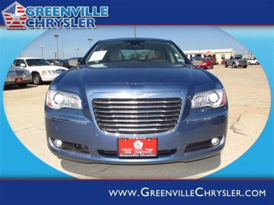 2011 Chrysler 300C  Base
