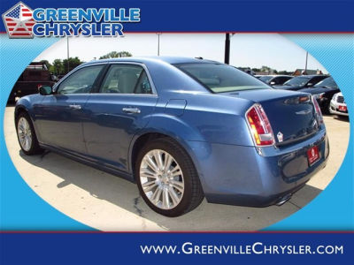2011 Chrysler 300C  Base