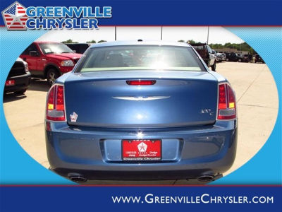2011 Chrysler 300C  Base