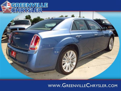 2011 Chrysler 300C  Base
