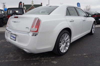 2011 Chrysler 300C  Base