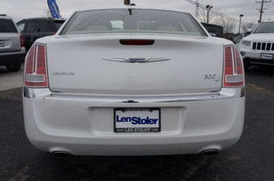 2011 Chrysler 300C  Base